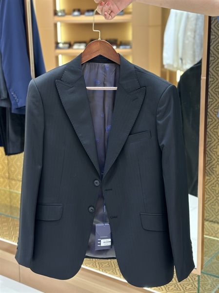 Peak lapel herringbone black jacket L