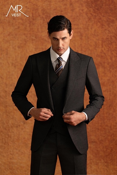 Peak lapel dark gray jacket