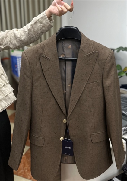 Peak lapel brow jacket S