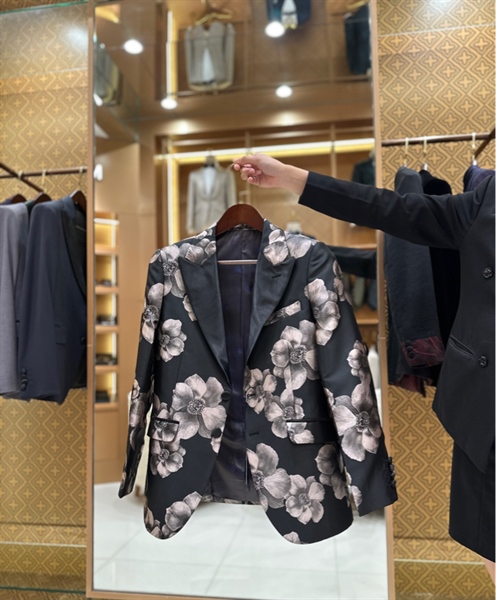 Brocade flower black jacket