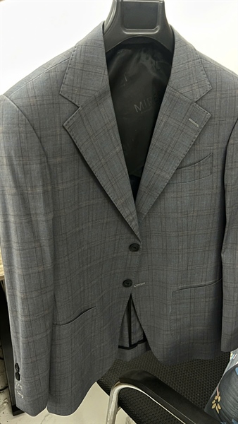 Checkered gray blazer M