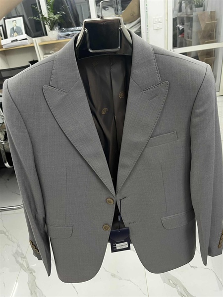 Peak lapel ash gray jacket