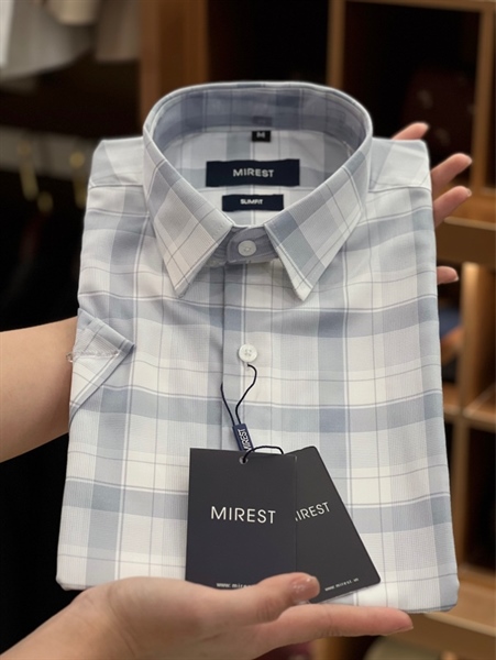 Plaid short sleeve shirt S