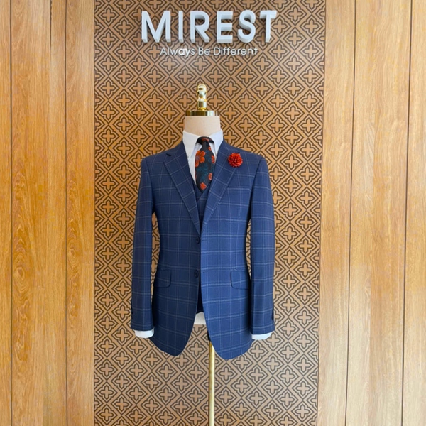 Cobalt blue with a yellow plaid pattern suits L