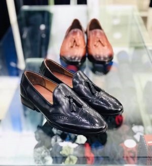 Giày lười chuông đen size 41