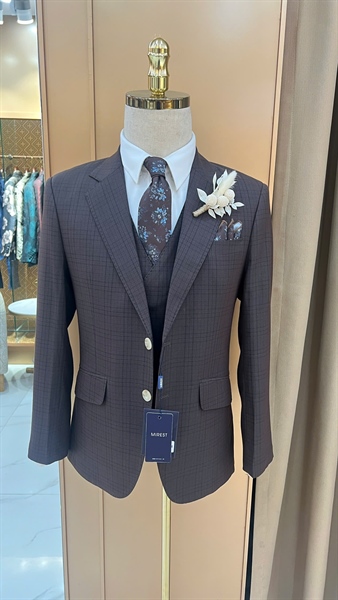 Checkered brown S