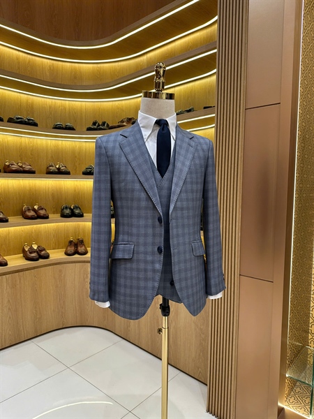 checkered gray suit M