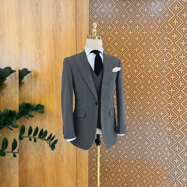 Gray pants with V-shaped pattern M