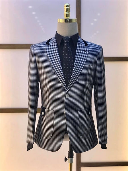 Blazer caro trắng đen XS