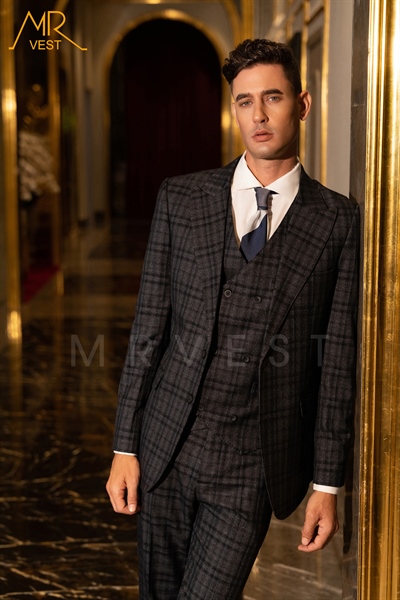 Peak lapel tartan silver black jacket M