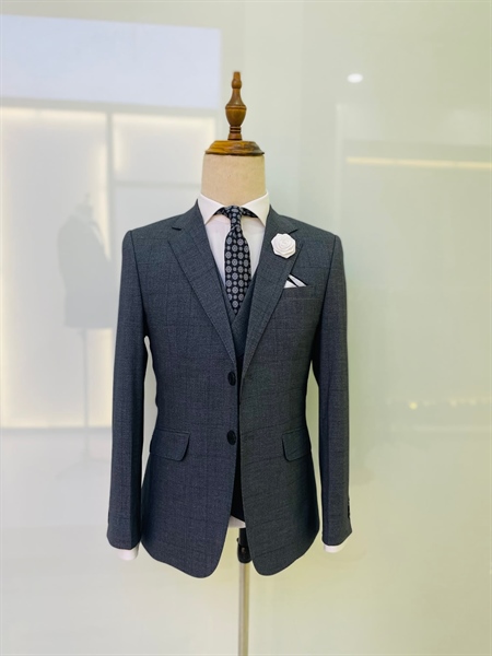 May đo áo vest caro ghi đậm