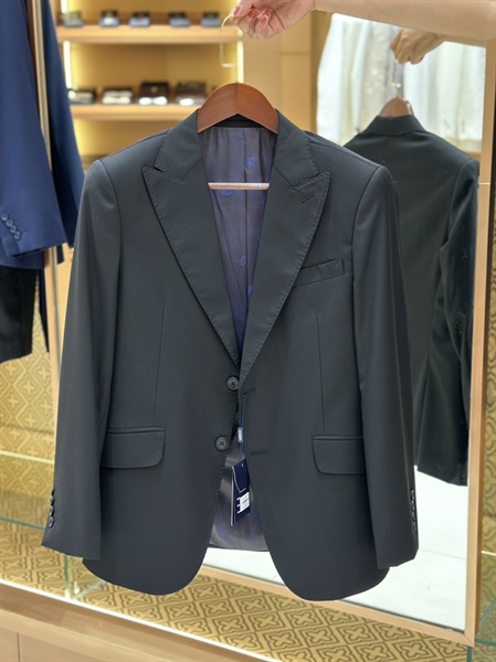 Peak lapel black jacket S