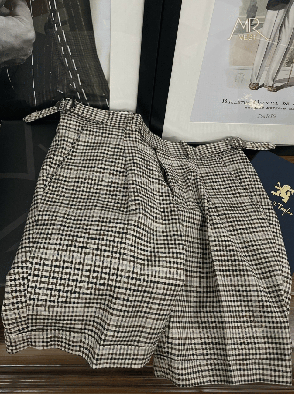 Alternative view of Quần Short MRVEST caro nâu S35